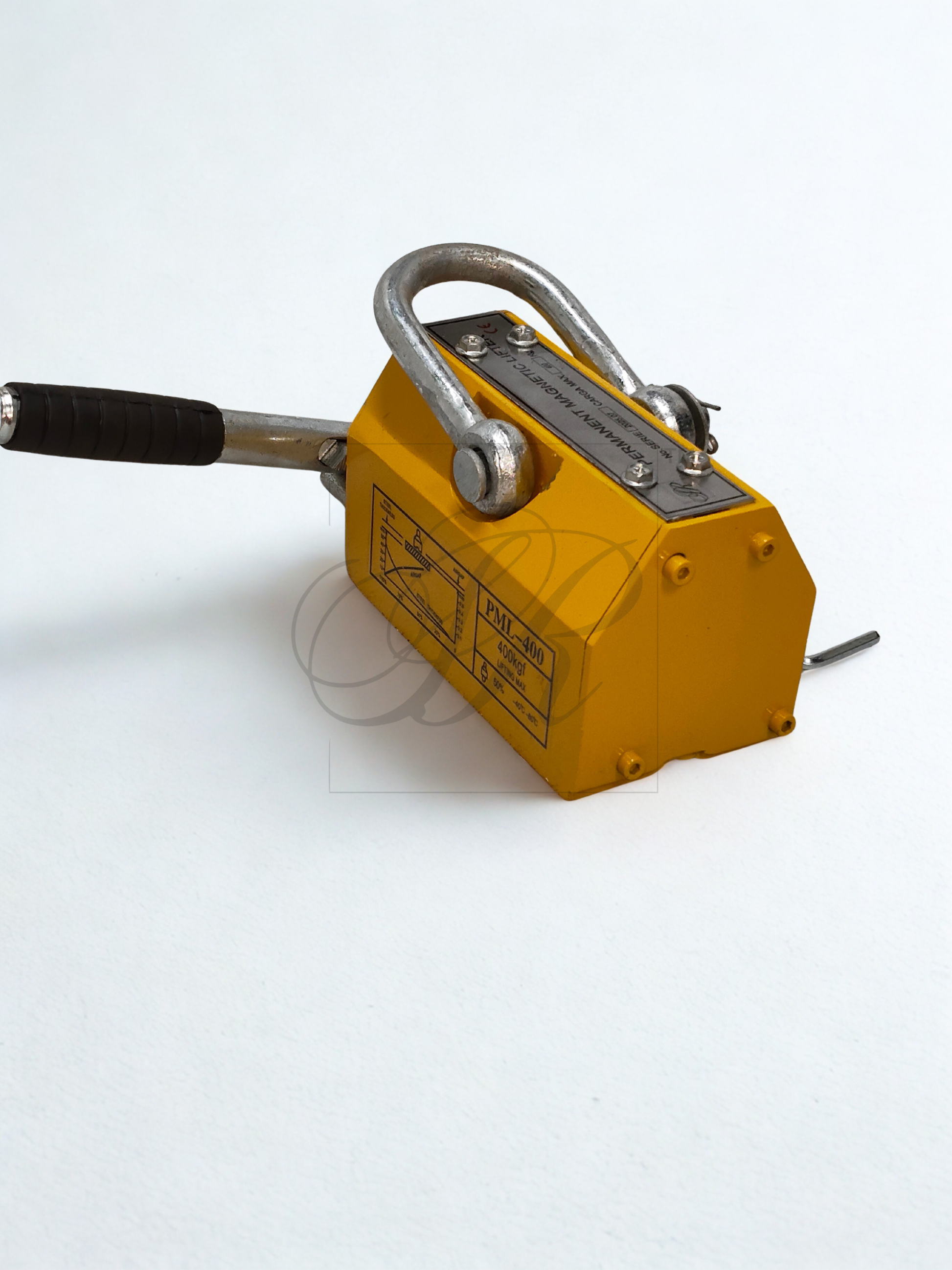 permanent magnetic lifter with a handle 
